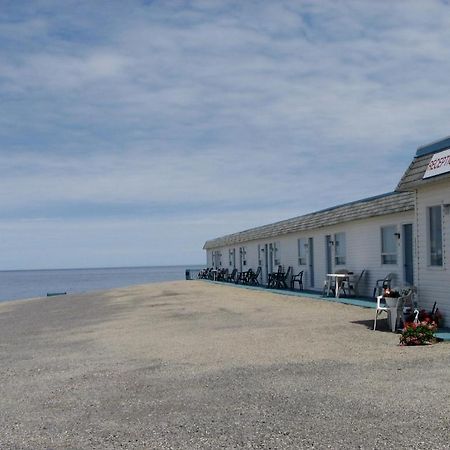 Motel Le Noroit L'Anse-au-Griffon Exterior photo