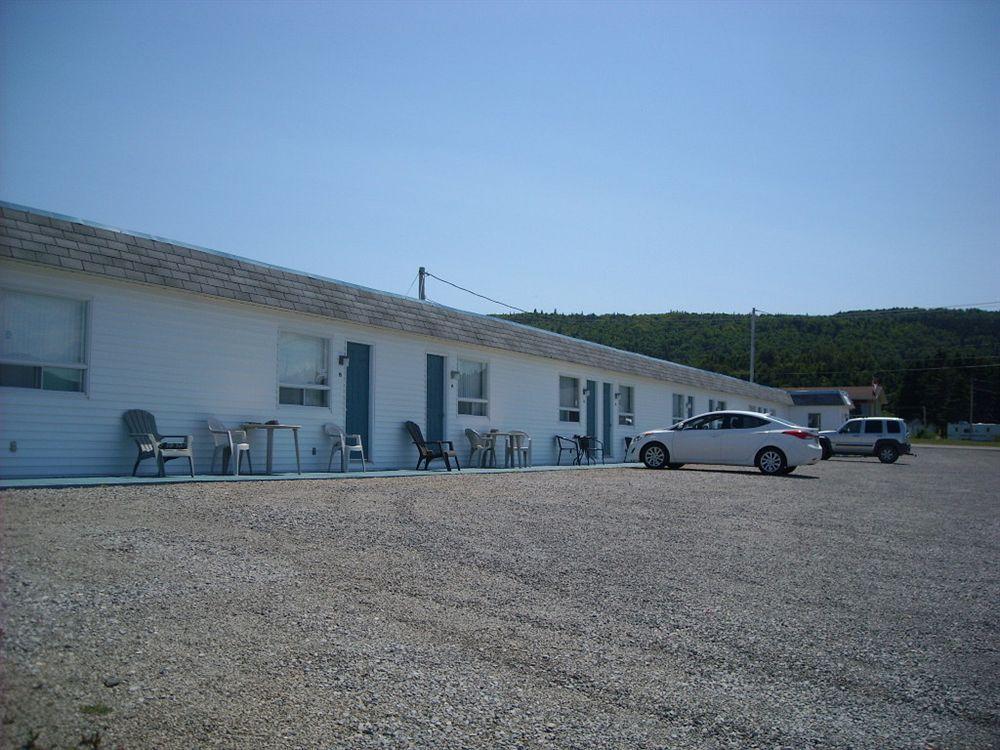Motel Le Noroit L'Anse-au-Griffon Exterior photo