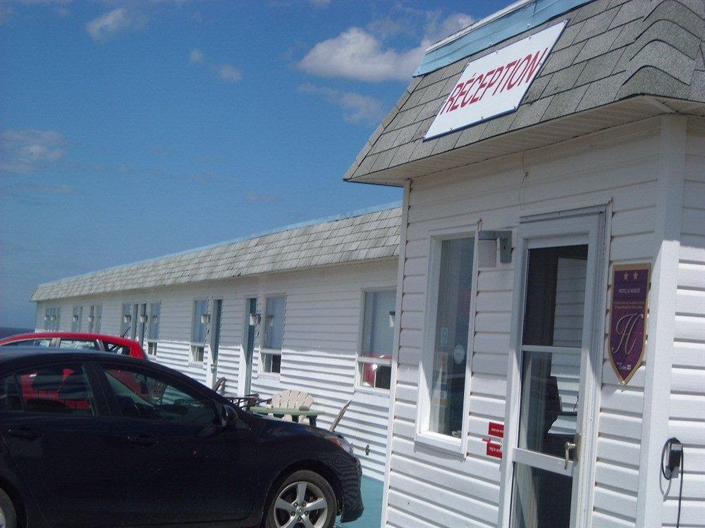 Motel Le Noroit L'Anse-au-Griffon Exterior photo