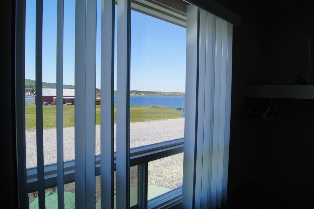 Motel Le Noroit L'Anse-au-Griffon Exterior photo
