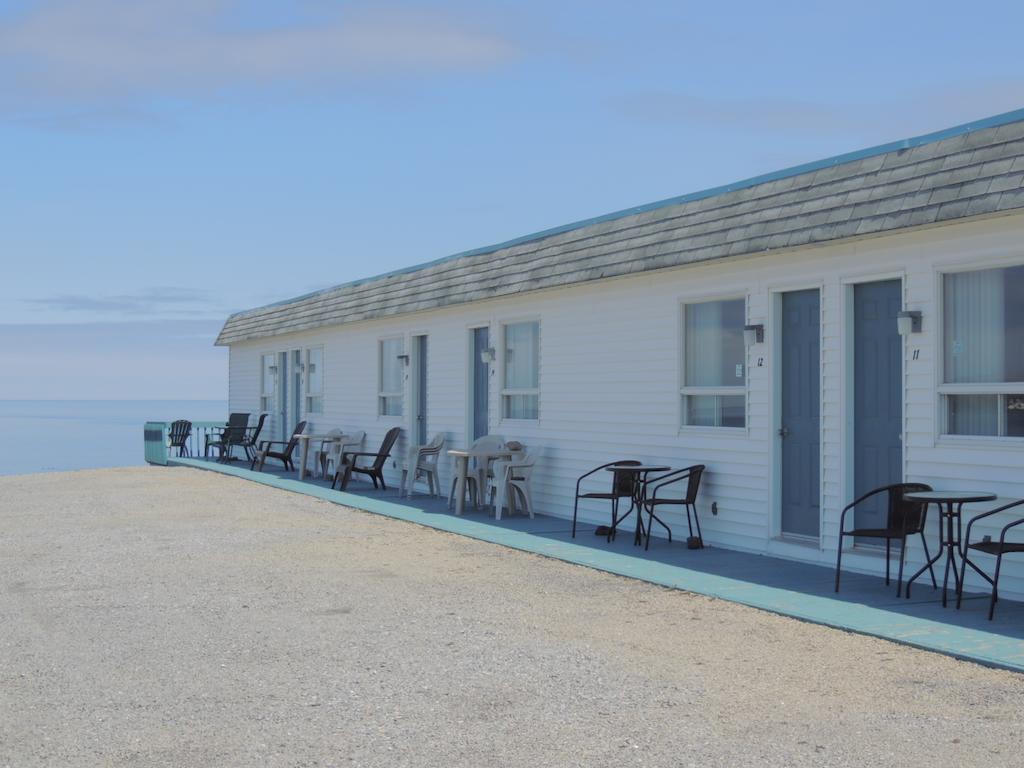 Motel Le Noroit L'Anse-au-Griffon Exterior photo